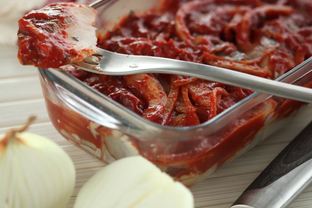 Сельдь в томатном маринаде