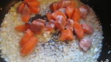 семга с креветками в сливочном соусе