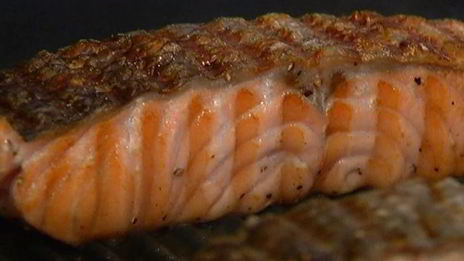 семга с соусом ромеско