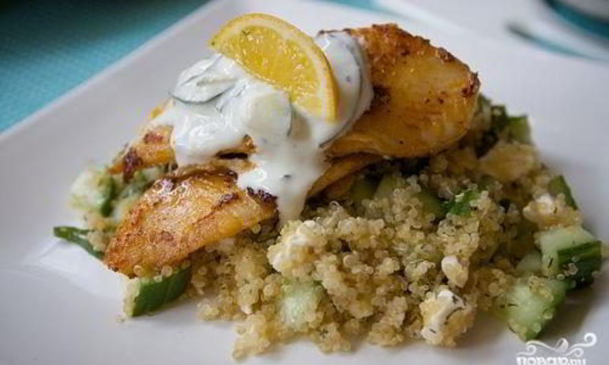 Рецепт тилапии с квиноа и огурцом
