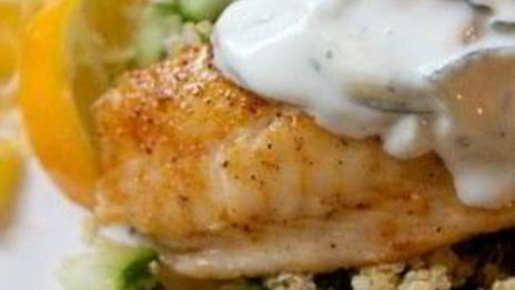 тилапия с квиноа и огурцом