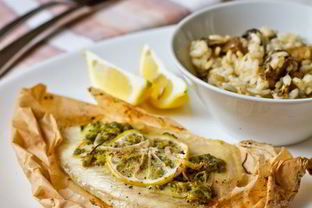 Тилапия в конверте с песто из петрушки и фисташек