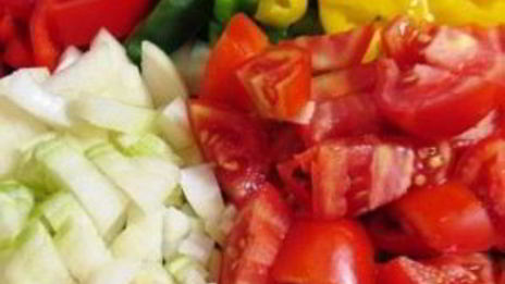 тунец под соусом из болгарских перцев