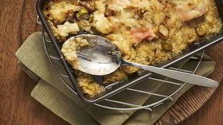 Запеченная форель с луком-пореем