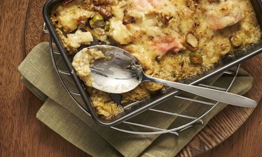 Рецепт запеченной форели с луком-пореем