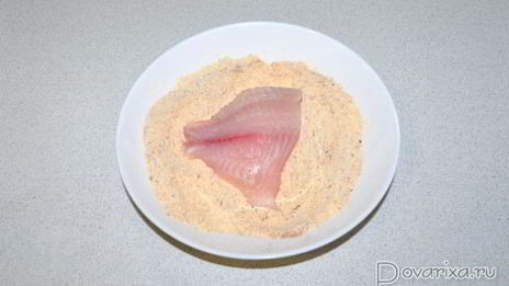 жареная рыба в кукурузной муке со специями