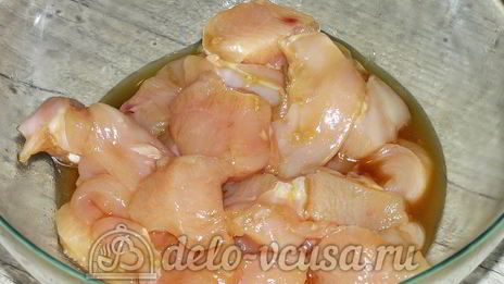 куриные шашлычки на шпажках