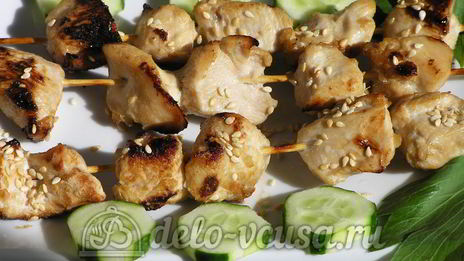 куриные шашлычки на шпажках