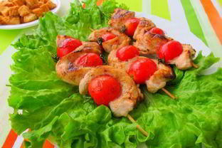 Куриные шашлычки с черри