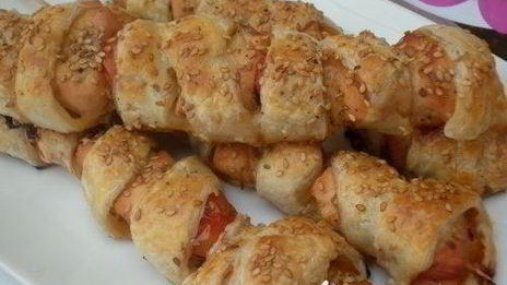 куриные шашлычки в слоеном тесте