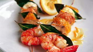 Рыбные шашлыки с креветками