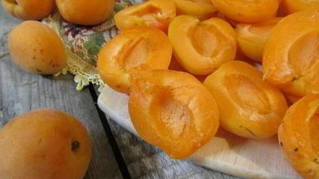 шашлычки из курицы с абрикосами в арахисово-кокосовом маринаде