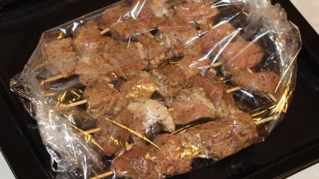 шашлычки из свинины в рукаве