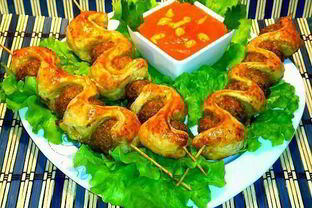 Шашлык из фарша со слоеным тестом