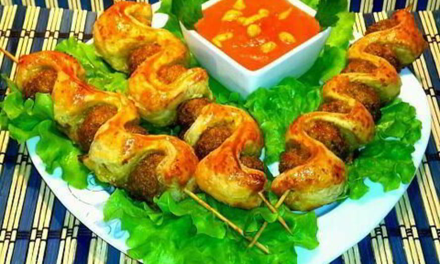 Рецепт шашлыка из фарша со слоеным тестом