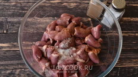 шашлык из куриных сердечек в сметане