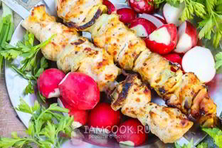 Шашлык из курицы в майонезе
