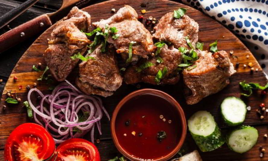 Рецепт шашлыка из свинины, маринованной с луком