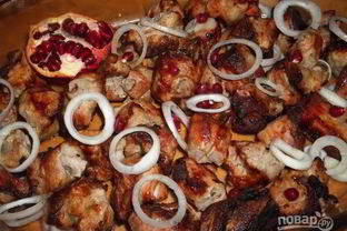 Шашлык с гранатовым соусом