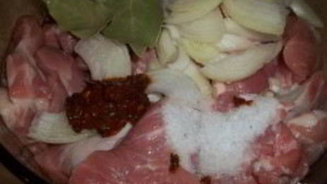 шашлык с гранатовым соусом