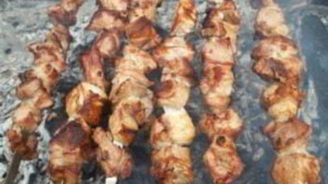 шашлык с гранатовым соусом