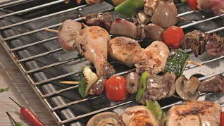 Шашлыки из курицы с овощами