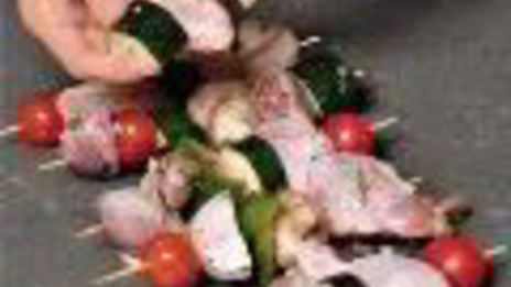 шашлыки из курицы с овощами