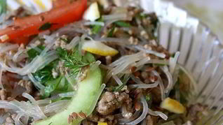 Стеклянная лапша с фаршем и овощами