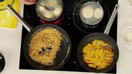 творожные клецки со сливами