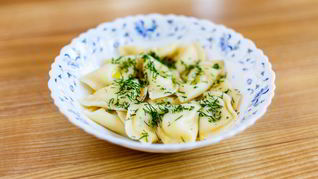 Вареники с соленым творогом и зеленью