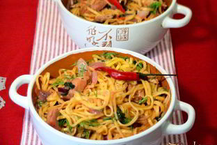 Яичная лапша с грудинкой