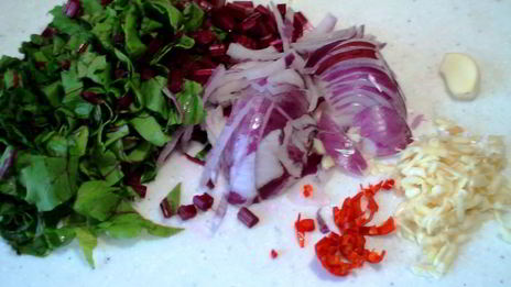 яичная лапша с грудинкой