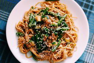 Яичная лапша с овощами