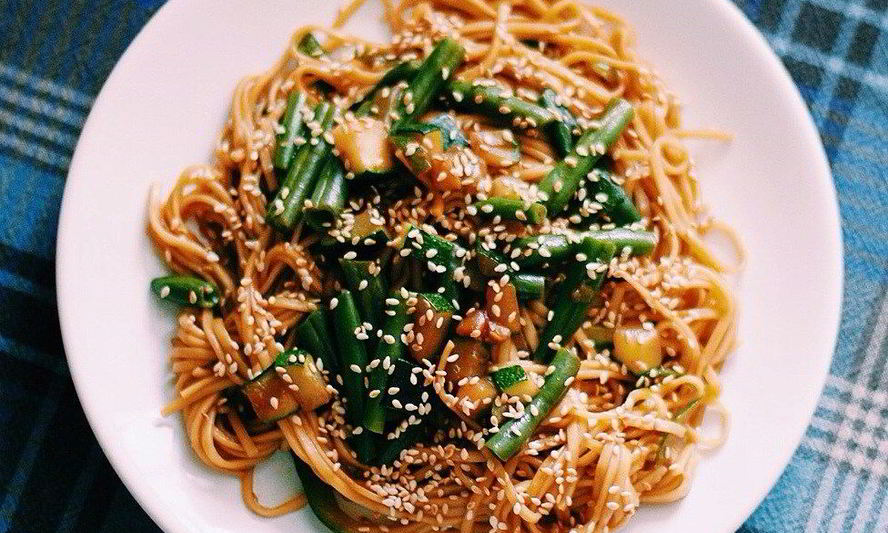 Рецепт яичной лапши с овощами