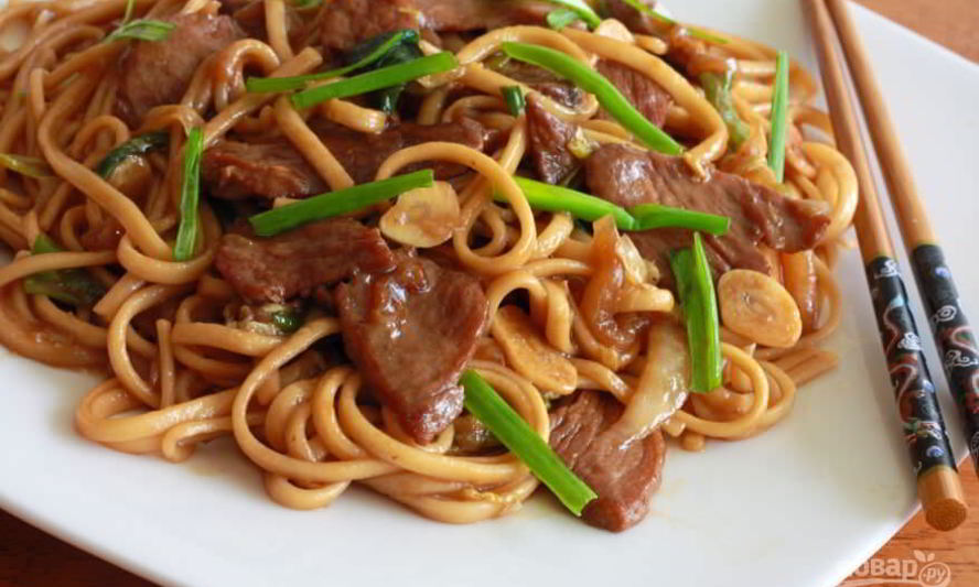 Рецепт яичной лапши со свининой и овощами