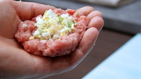 мясные зразы с яйцом