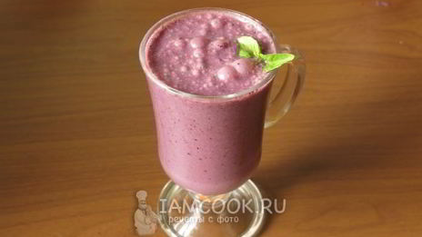 чернично-ежевичный коктейль