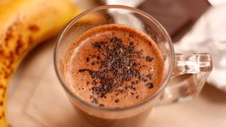 Горячий банановый коктейль с шоколадом