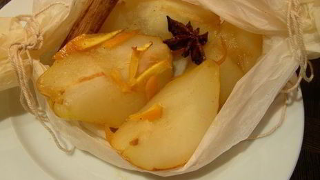 груши, запеченные в апельсиново-пряном сиропе