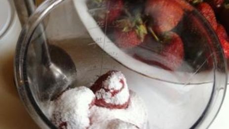 клубничный коктейль снежок