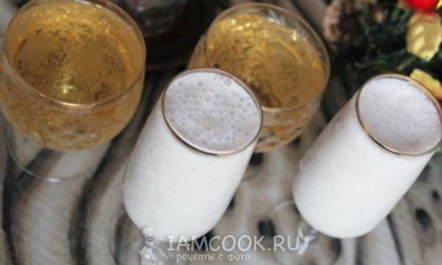 Рецепт коктейля из шампанского с мороженым и ананасом