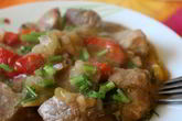 Свинина, тушеная с вином и перцем