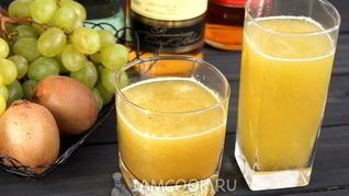 Коктейль из киви и винограда