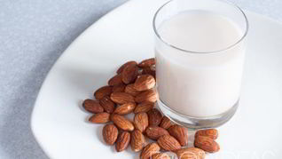 Миндальное молоко