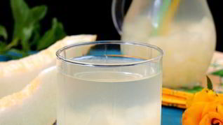 Напиток из дыни с лаймом