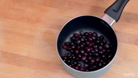 панна котта с ягодным сиропом