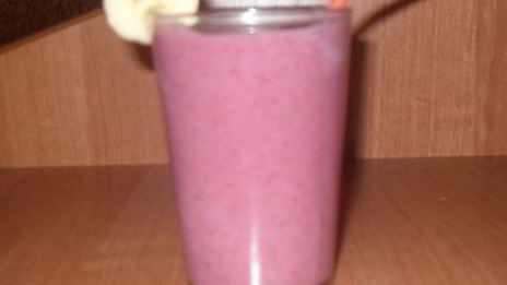 бананово-малиновый смузи