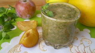 Вкусный зеленый коктейль