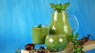 Зеленый коктейль с арахисовой пастой