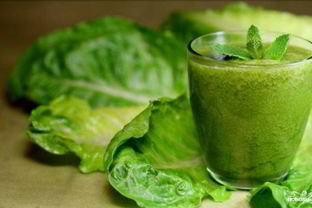 Зеленый коктейль с манго